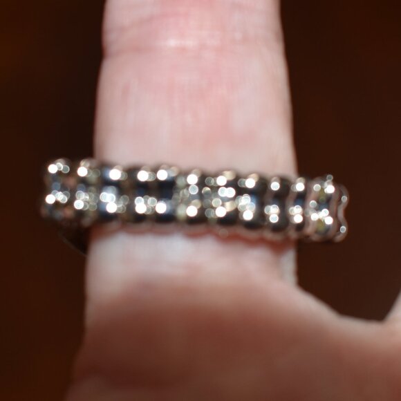 Very Nice Black Stone Stretchy Ring - Picture 3 of 4